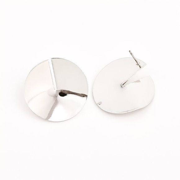 ⚜️[𝟯/$𝟭𝟴]⚜️Big Silver Round Cut Earrings NEW - Picture 3 of 14